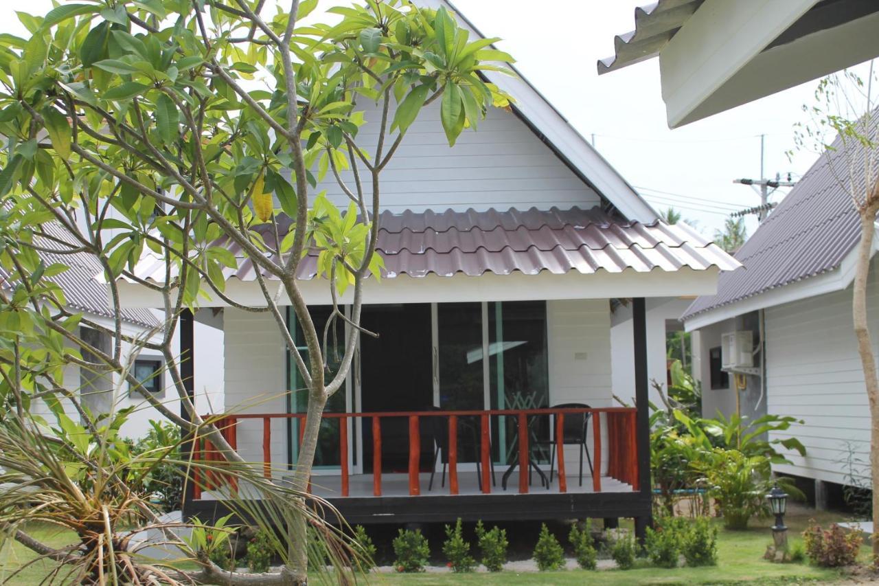 All At Sea Beach Resort Baan Tai Exterior foto
