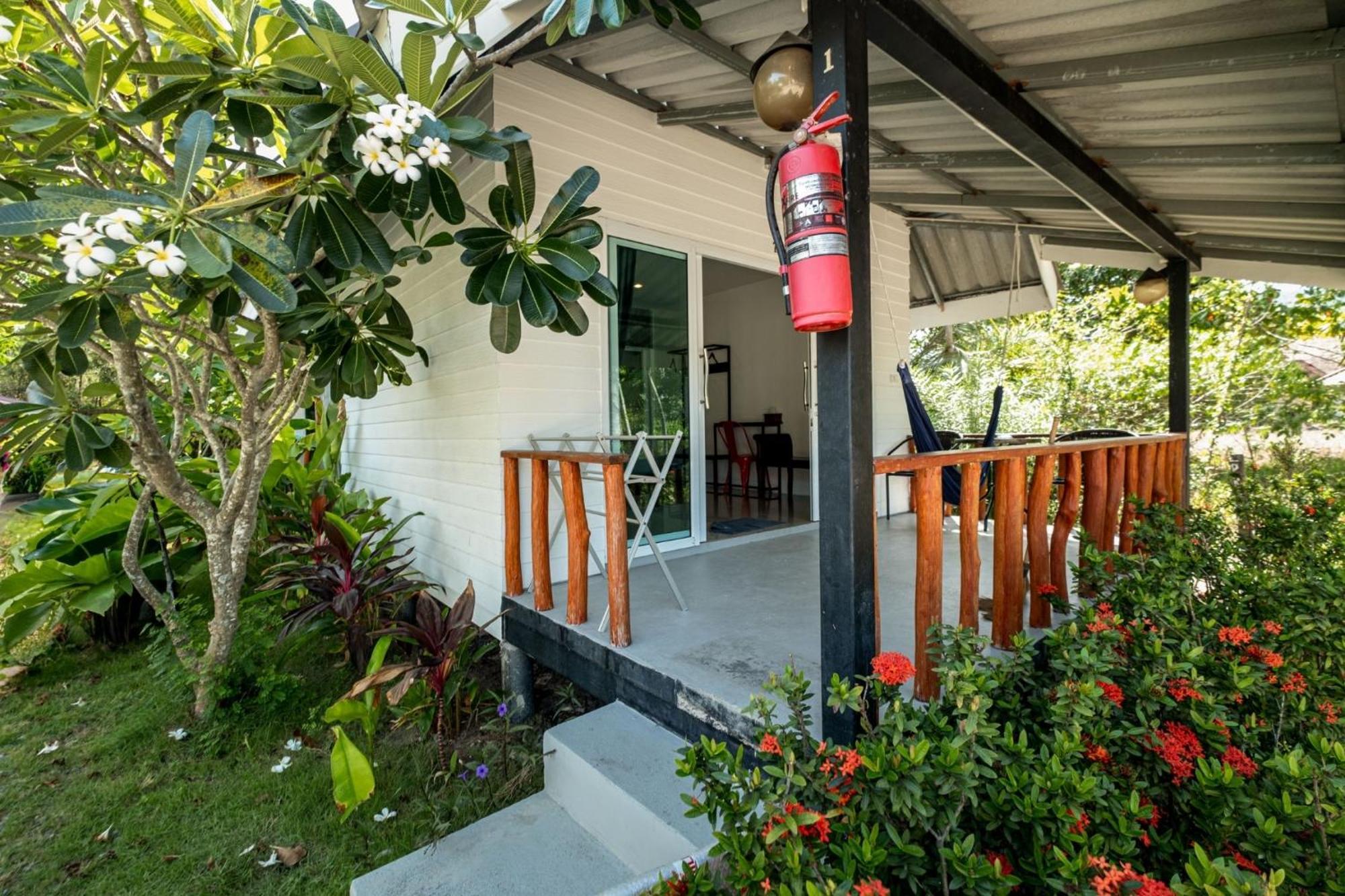 All At Sea Beach Resort Baan Tai Exterior foto